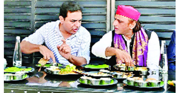 రామేశ్వరం కేఫ్లో అఖిలేశ్యాదవ్తో కేటీఆర్ భోజనం