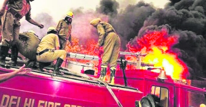 ఢిల్లీలో ఘోర అగ్నిప్రమాదం