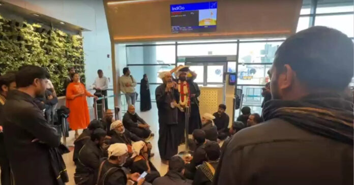శంషాబాద్ ఎయిర్పోర్టులో అయ్యప్ప భక్తుల ఆందోళన
