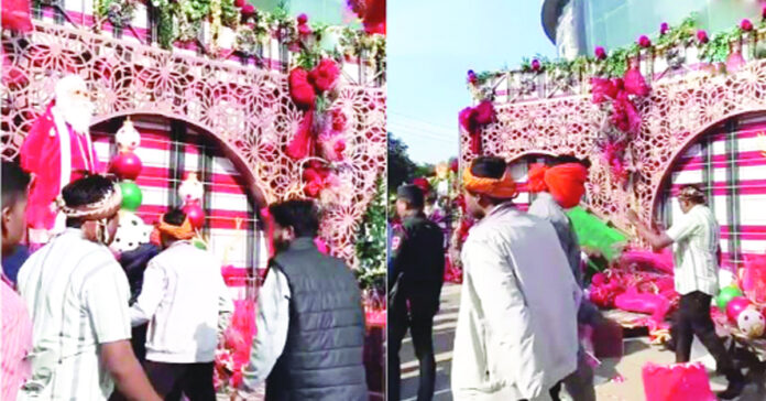 రెచ్చిపోయిన హిందూత్వ శక్తులు