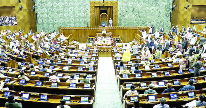 ‘సర్’పై దద్దరిల్లిన పార్లమెంట్