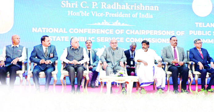 దేశపాలనా వ్యవస్థకు వెన్నెముక పబ్లిక్ సర్వీస్ కమిషన్లు