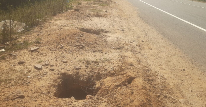 ఈ గుంతలు తీసిందేవరూ..?