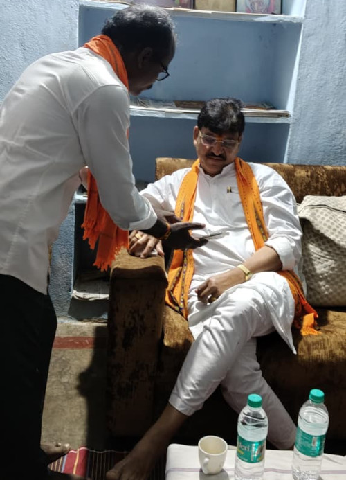 స్థానిక సమస్యల పరిష్కారానికి కృషి చేస్తా