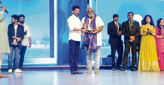 గ్లోబల్లో కీరవాణి గానాబజానా