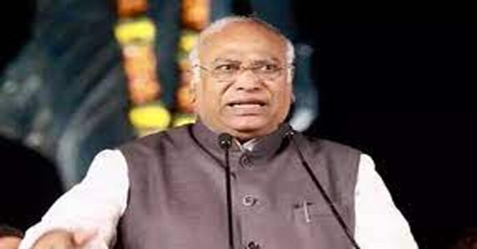 బీజేపీ దేశాన్ని నాశనం చేస్తోంది: మల్లిఖార్జున ఖర్గే