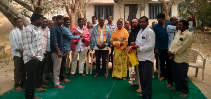 సర్పంచ్ దంపతులను సన్మానించిన ఆటో యూనియన్