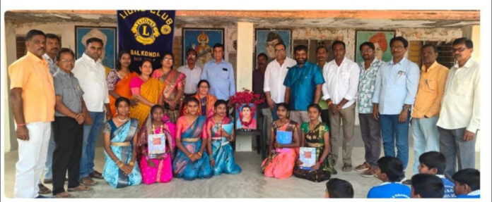 Food distribution under the auspices of the Lions Club