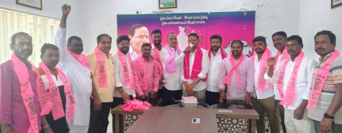 ఘనంగా క్యామ మల్లేష్ జన్మదిన వేడుకలు