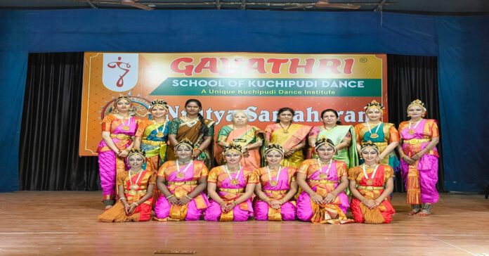 ప్రాచీన శాస్త్రీయ నృత్యాలను భవిష్యత్ తరాలకు అందించాలి