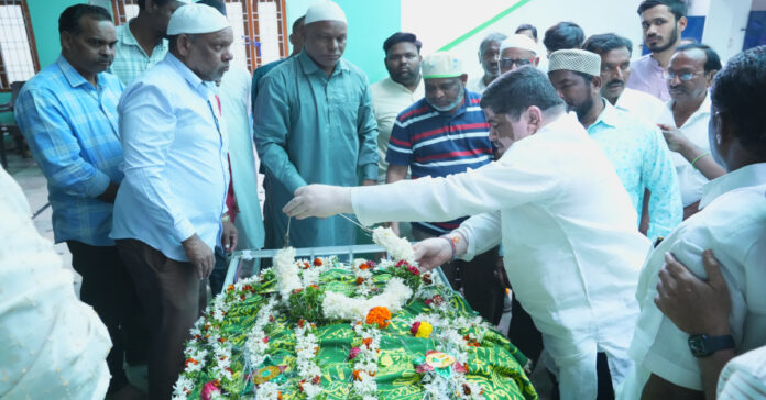 Minister pays tribute to senior journalist Fazul Rahman