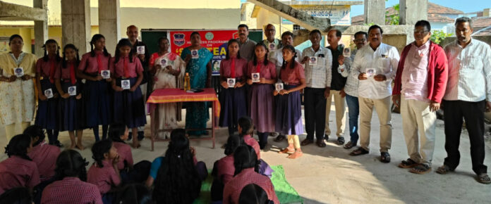 ఇవ్ టీజింగ్ చేస్తే షీ టీంకు సమాచారం ఇవ్వండి