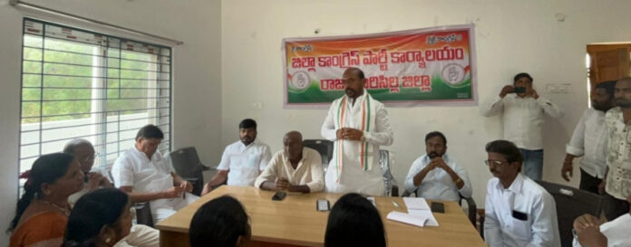 నాయకులు కార్యకర్తలు క్షేత్రస్థాయిలో పనిచేయాలి