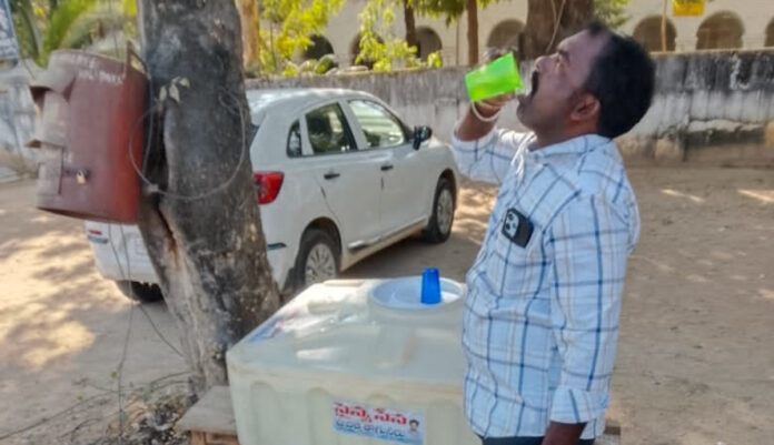 Provision of drinking water under the auspices of the Army Volunteer Service