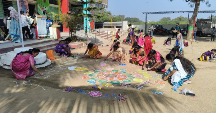 అంబరాన్ని తాకిన సంక్రాంతి సంబరాలు