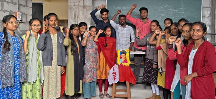 సామాజిక విప్లవకారిణి సావిత్రిబాయి పూలే