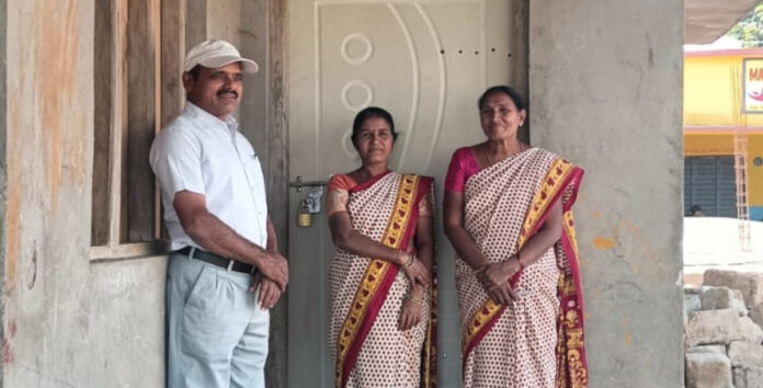 అంగన్వాడీ సెంటర్ కు సురేపల్లి సుజాత ఆర్థిక సహాయం