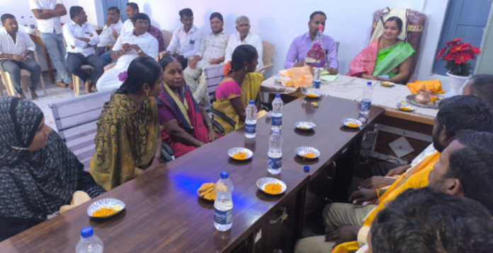 సర్పంచ్ విశాలాక్షి పటేల్ అధ్యక్షతన మొదటి సమావేశం