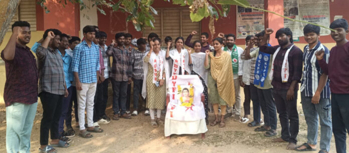 విజ్ఞాన అక్షరాయుధం సావిత్రిబాయి పూలే