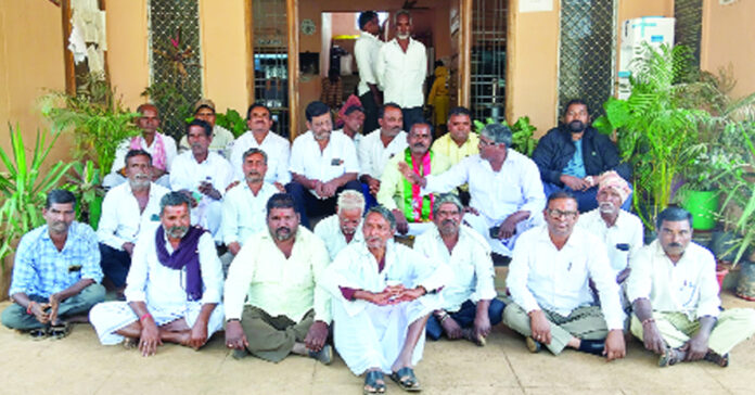 పరిహారం ఇవ్వకుండానే పనులా?