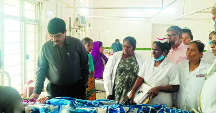 వైద్యసేవలో నిర్లక్ష్యం వద్దు