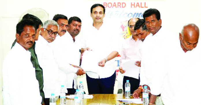 The problems of Vijaya Dairy farmers must be resolved.