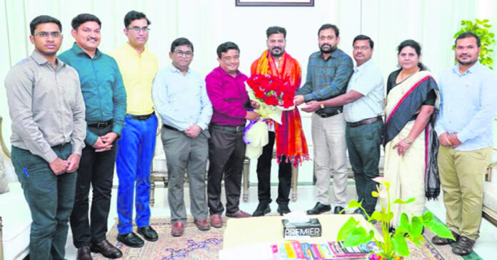 తెలంగాణ అడ్మినిస్ట్రేటివ్ సర్వీస్ ఏర్పాటు చేయాలి