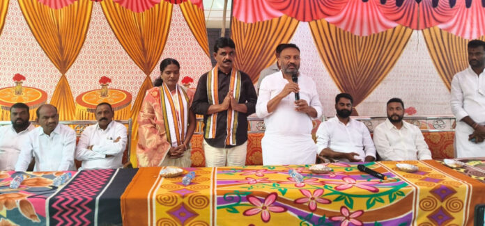 సర్పంచ్ ఆధ్వర్యంలో గ్రామాభివృద్ధికి కృషి చేయండి: ఎమ్మెల్యే