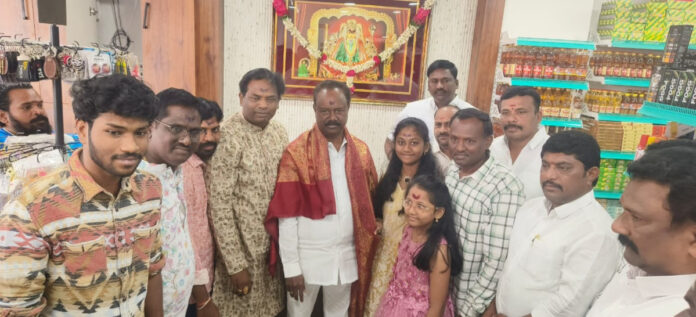 యువత స్వయం ఉపాధి మార్గాలు ఎంచుకోవాలి