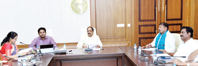 మార్క్ ఫెడ్ కొనుగోలు చేసే ధాన్యాన్ని వెంటనే అమ్మాలి