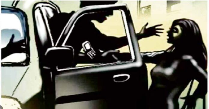 యువతిపై కారులో… ఇద్దరి అరెస్టు