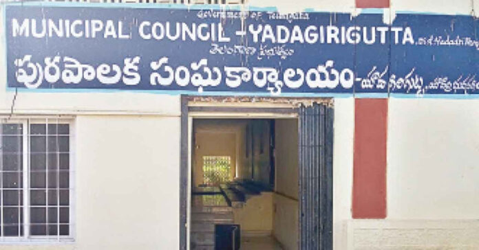 ఫలించిన ప్రభుత్వ విప్ వ్యూహం