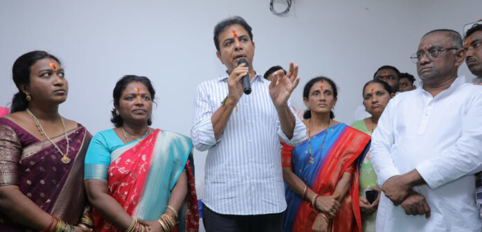 వార్డులో స్థానిక కౌన్సిలర్ పూర్తి బాధ్యత వహించాలి: కేటీఆర్