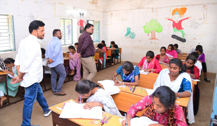 Ten exams on the first day were peaceful.