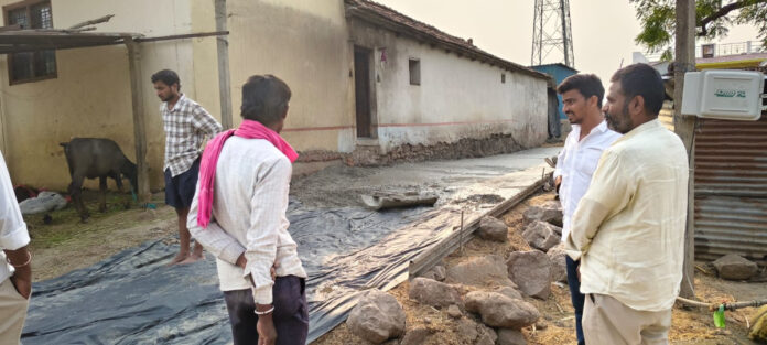 సిద్దాపూర్ లో సీసీరోడ్ల పనులు ప్రారంభం