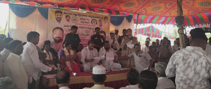 డాక్టర్లను నియమించాలని మంత్రికి వినతి