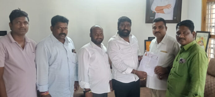 Rikula Venkatesh appointed as official spokesperson of Congress district OBC cell