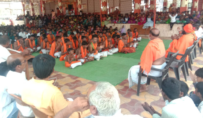 Salabatpur Anjaneyaswamy Temple crowded with devotees