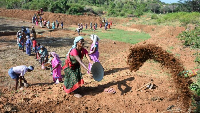 ఉపాధి హామీ పనుల్లో ఫేస్ అథెంటికేషన్ తప్పనిసరి..