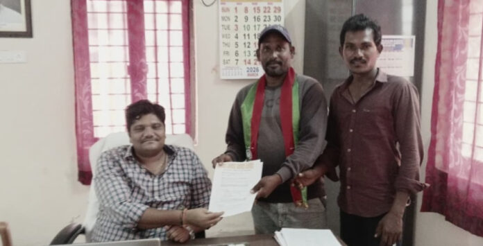 Provide information on EWS applications.