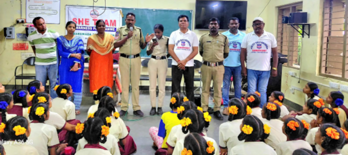 మైనర్ వివాహాలపై అవగాహన కల్పించిన పోలీస్ కళాబృందం