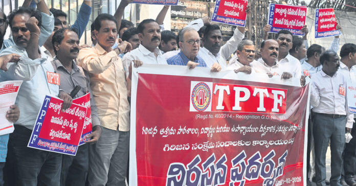 Teachers' problems should be solved