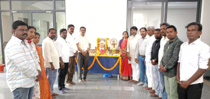 Doddi Komurayya, a symbol of fighting spirit