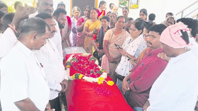 మావోయిస్టు భాగ్యకు కన్నీటి వీడ్కోలు