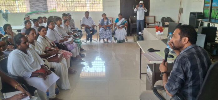 The number of deliveries in government hospitals should be increased.