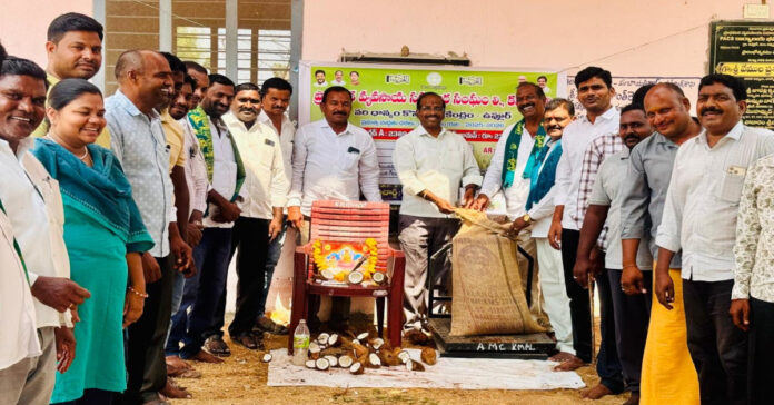 Farmers should not sell grain to middlemen.