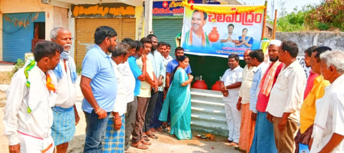 Sarpanch inaugurates the cold storage center