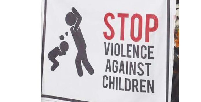 చాక్లెట్ ఇస్తానని ఆశ చూపి… చిన్నారికి యాసిడ్ తాగించిన చిన్నమ్మ