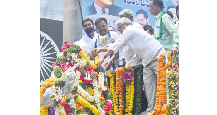 మనువాదంపై పోరాటమే అంబేద్కర్కు నిజమైన నివాళి