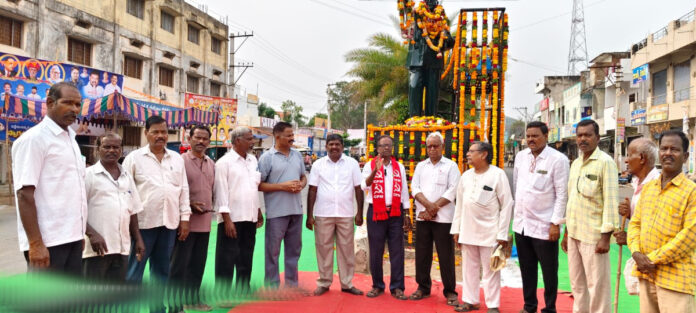 డాక్టర్ బి.ఆర్ అంబేద్కర్ కు సీపీఐ(ఎం) ఘన నివాళ్లు